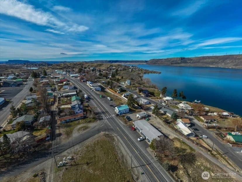 Property photo for 119 E Coulee Boulevard, Electric City photo 38