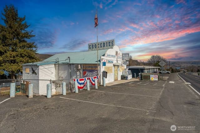 Property photo for 119 E Coulee Boulevard, Electric City