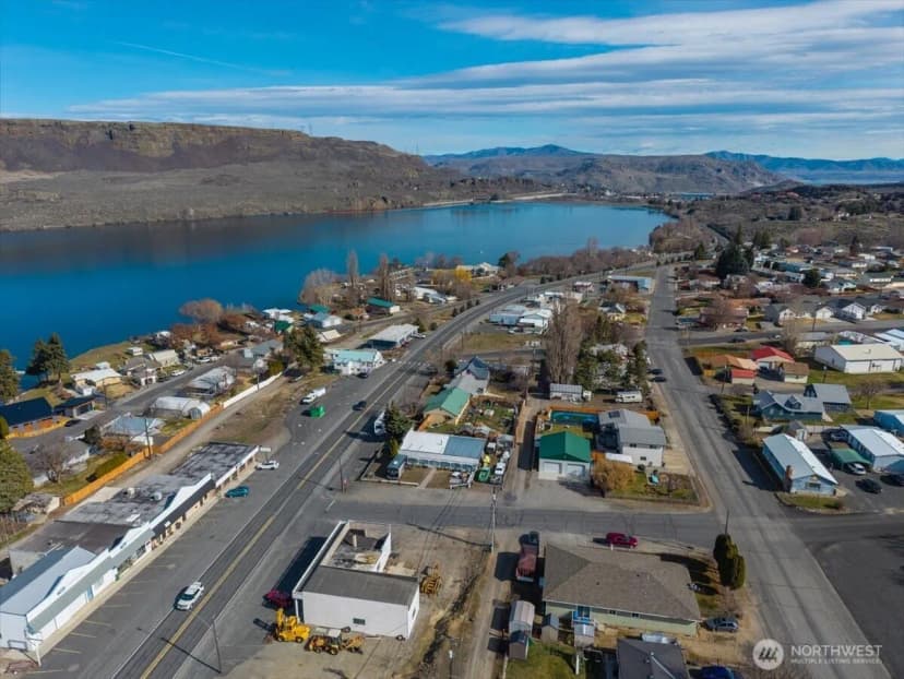 Property photo for 119 E Coulee Boulevard, Electric City photo 36