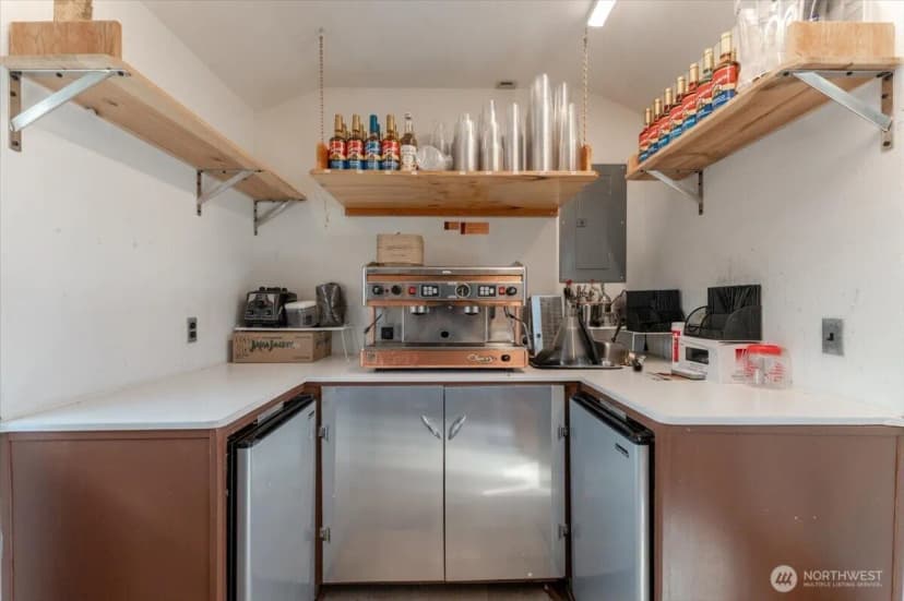 Property photo for 119 E Coulee Boulevard, Electric City photo 18