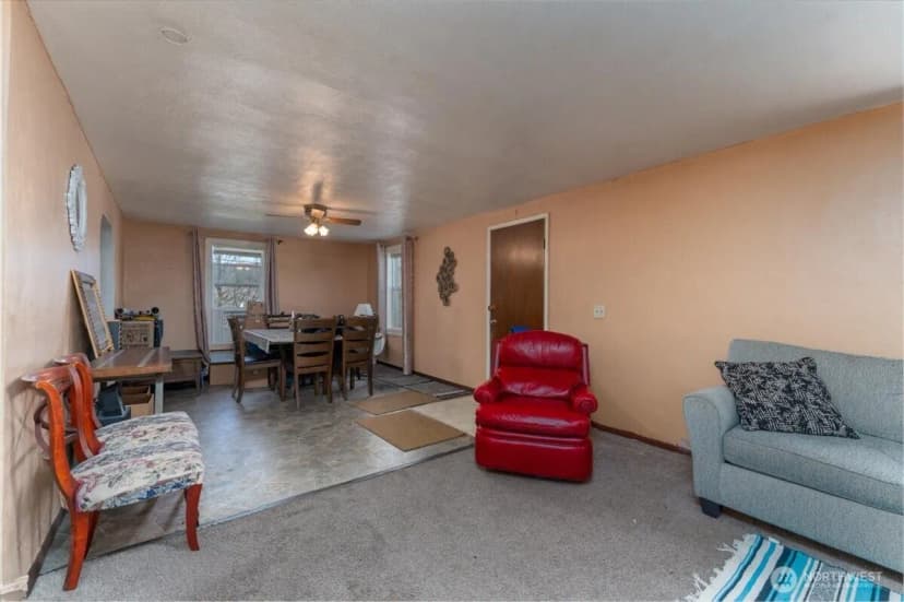 Property photo for 119 E Coulee Boulevard, Electric City photo 24