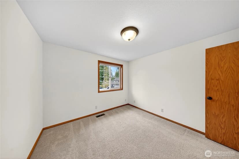 Property photo for 16273 Par Four Lane, Burlington photo 12
