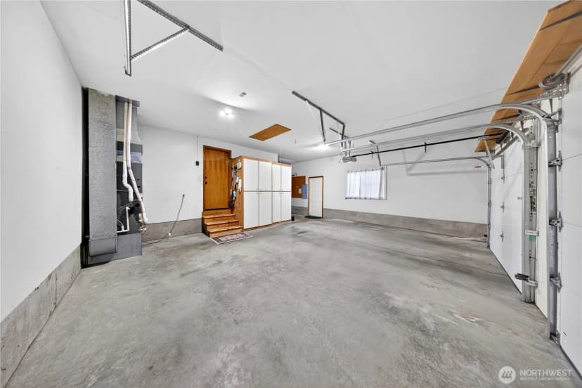 Property photo for 16273 Par Four Lane, Burlington photo 32