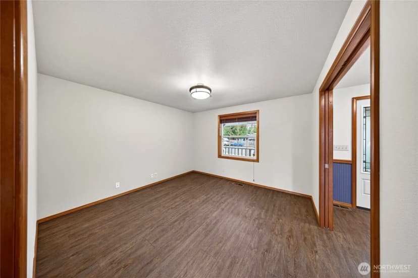 Property photo for 16273 Par Four Lane, Burlington photo 9