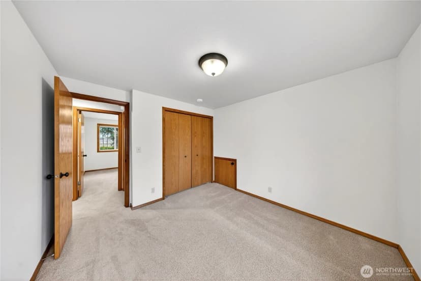 Property photo for 16273 Par Four Lane, Burlington photo 11