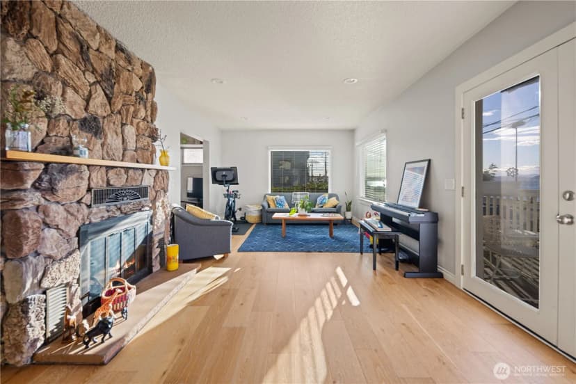 Property photo for 1788 Alki Avenue Sw, Seattle photo 15