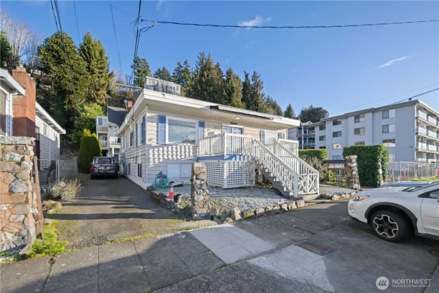 Property photo for 1788 Alki Avenue Sw, Seattle photo 3