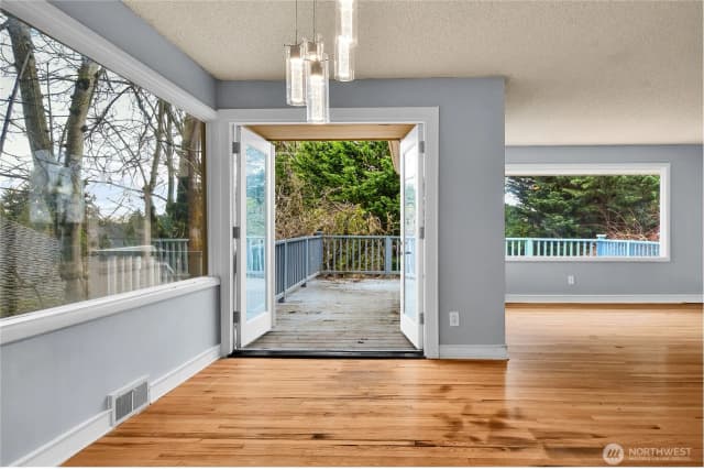 Property photo for 921 Sunset Way, Bellevue photo 3