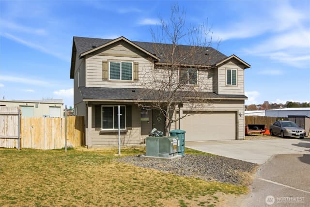 Property photo for 439 S Texas Street, Kennewick photo 2