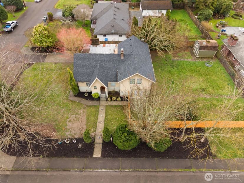 Property photo for 2010 13th Avenue Nw, Puyallup photo 32