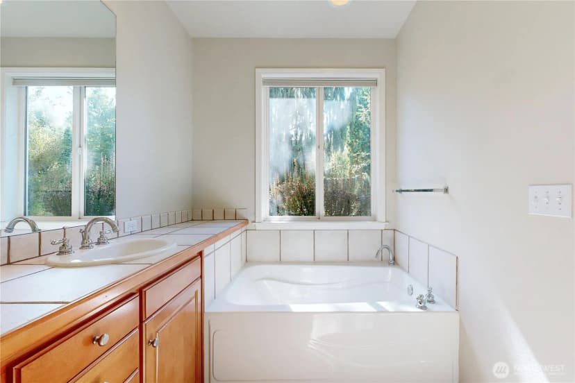 Property photo for 950 Se Creekside Drive, College Place photo 17