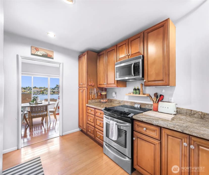 Property photo for 2134 Waverly Place N #202, Seattle photo 13