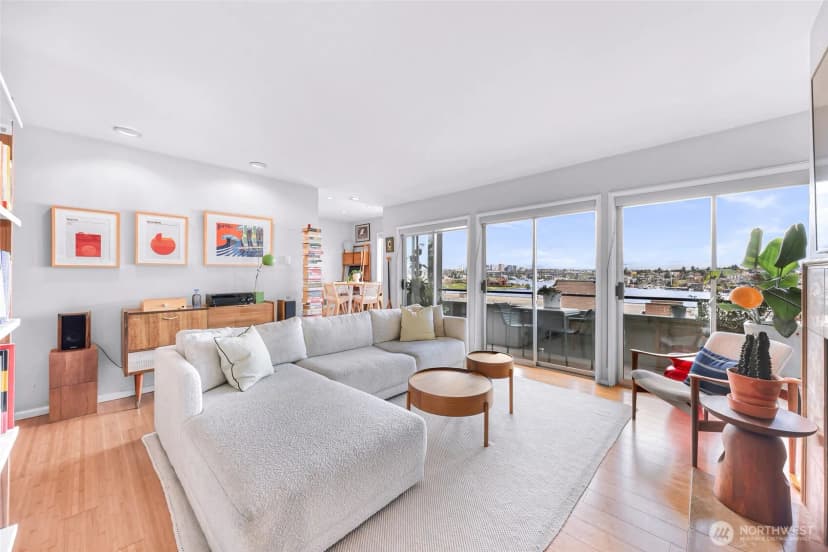 Property photo for 2134 Waverly Place N #202, Seattle photo 2