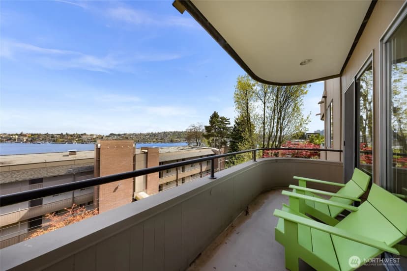 Property photo for 2134 Waverly Place N #202, Seattle photo 17