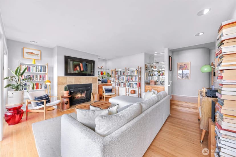 Property photo for 2134 Waverly Place N #202, Seattle photo 8