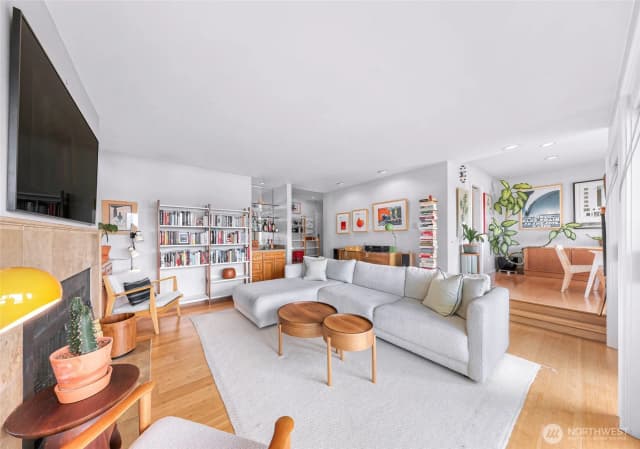 Property photo for 2134 Waverly Place N #202, Seattle photo 3