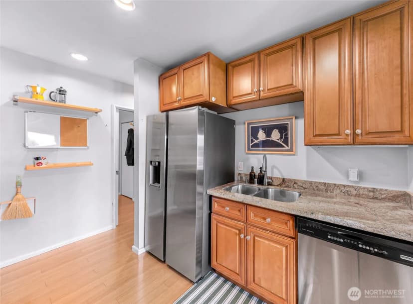 Property photo for 2134 Waverly Place N #202, Seattle photo 12