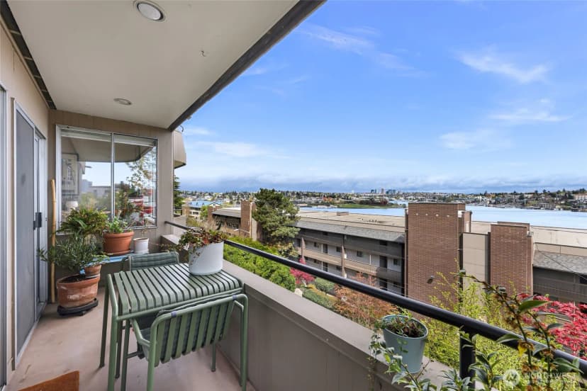 Property photo for 2134 Waverly Place N #202, Seattle photo 6