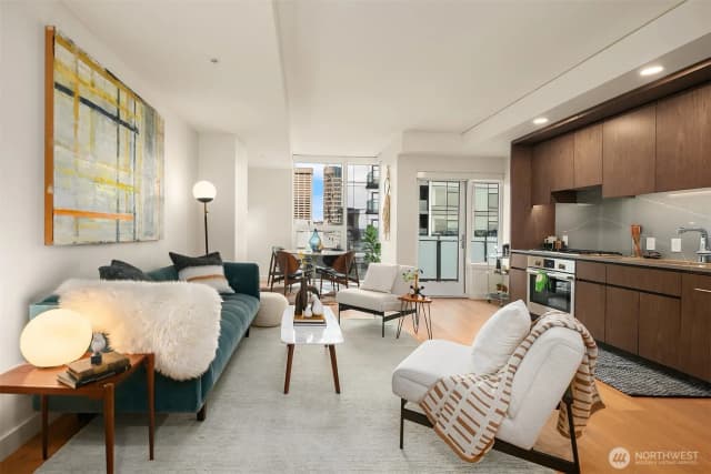 Property photo for 121 Stewart Street #1304, Seattle photo 4