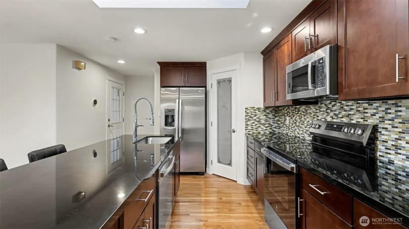 Property photo for 2200 Ne 12th, Renton photo 13
