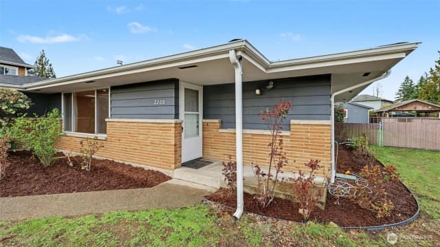 Property photo for 2200 Ne 12th, Renton photo 5