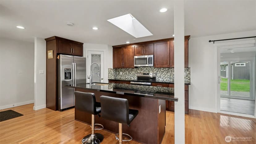 Property photo for 2200 Ne 12th, Renton photo 11