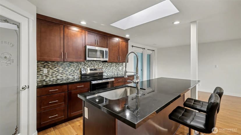 Property photo for 2200 Ne 12th, Renton photo 12