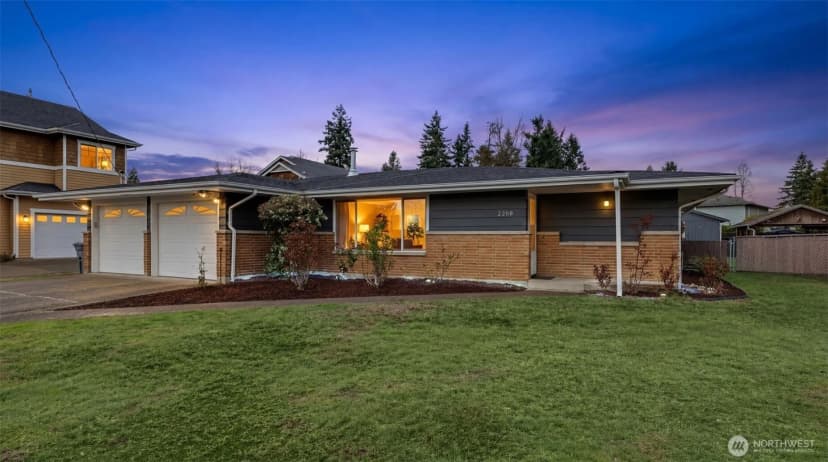 Property photo for 2200 Ne 12th, Renton photo 3