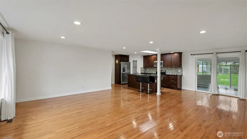 Property photo for 2200 Ne 12th, Renton photo 7