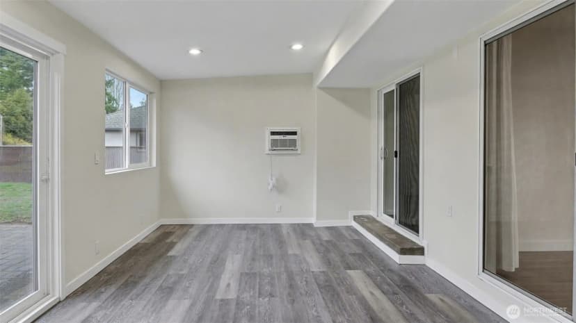 Property photo for 2200 Ne 12th, Renton photo 29