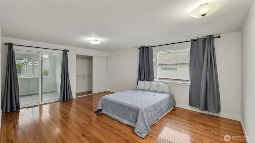 Property photo for 2200 Ne 12th, Renton photo 16