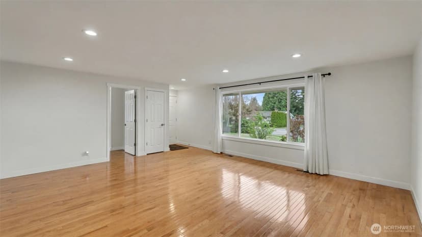 Property photo for 2200 Ne 12th, Renton photo 9