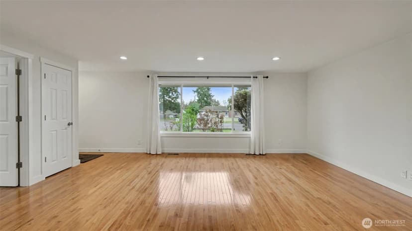 Property photo for 2200 Ne 12th, Renton photo 8