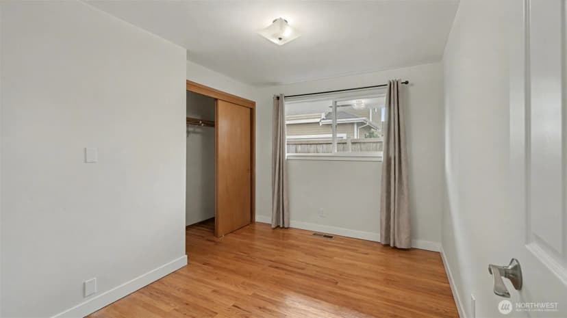 Property photo for 2200 Ne 12th, Renton photo 24