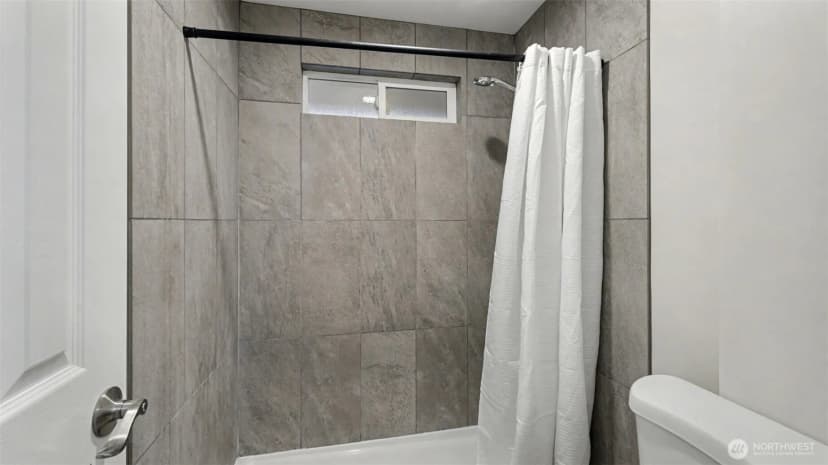 Property photo for 2200 Ne 12th, Renton photo 21