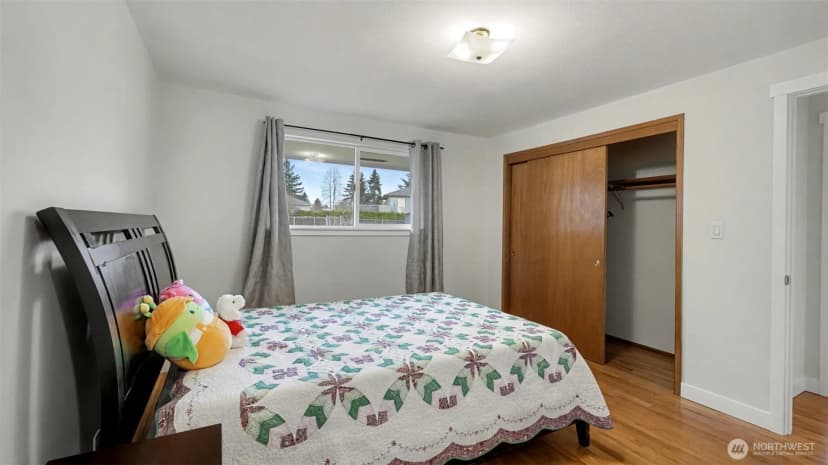 Property photo for 2200 Ne 12th, Renton photo 22