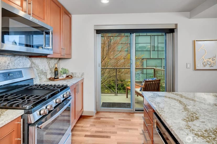 Property photo for 10650 Ne 9th Place #422, Bellevue photo 10