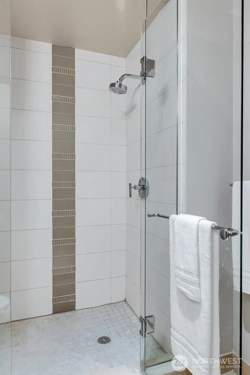 Property photo for 10650 Ne 9th Place #422, Bellevue photo 20
