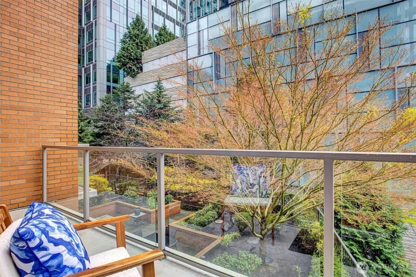 Property photo for 10650 Ne 9th Place #422, Bellevue photo 27
