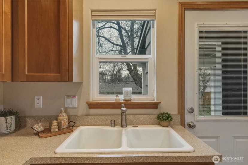 Property photo for 15 Sw 13th Street, College Place photo 19
