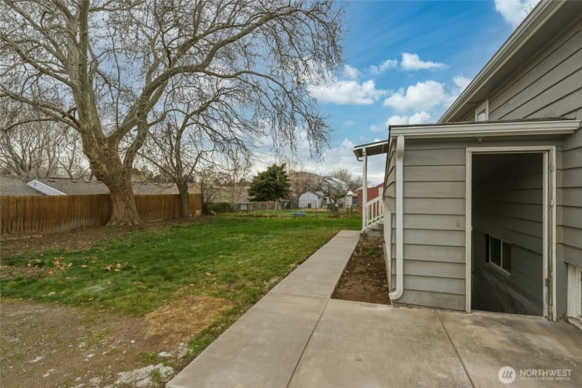 Property photo for 15 Sw 13th Street, College Place photo 24