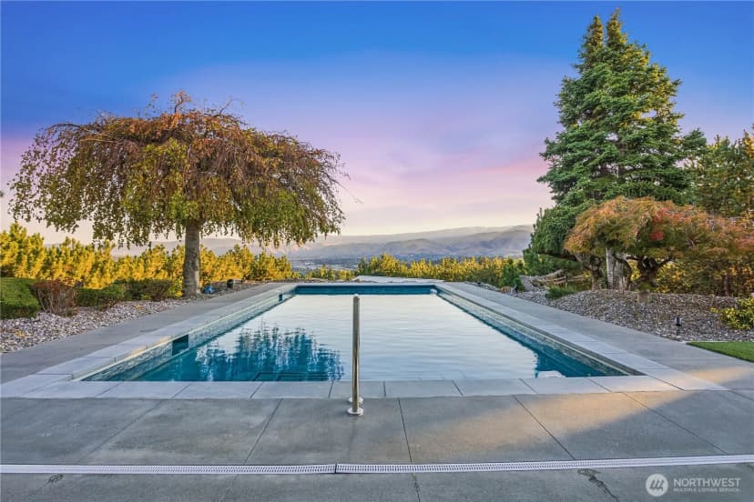 Property photo for 218 Sunnyslope Heights Road, Wenatchee photo 4