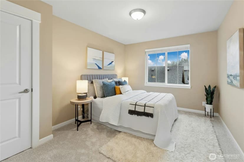 Property photo for 909 4th Avenue Ne, Issaquah photo 24