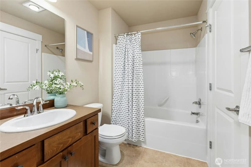 Property photo for 909 4th Avenue Ne, Issaquah photo 25