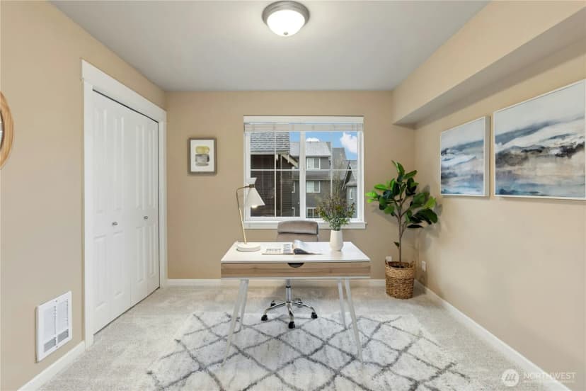 Property photo for 909 4th Avenue Ne, Issaquah photo 21