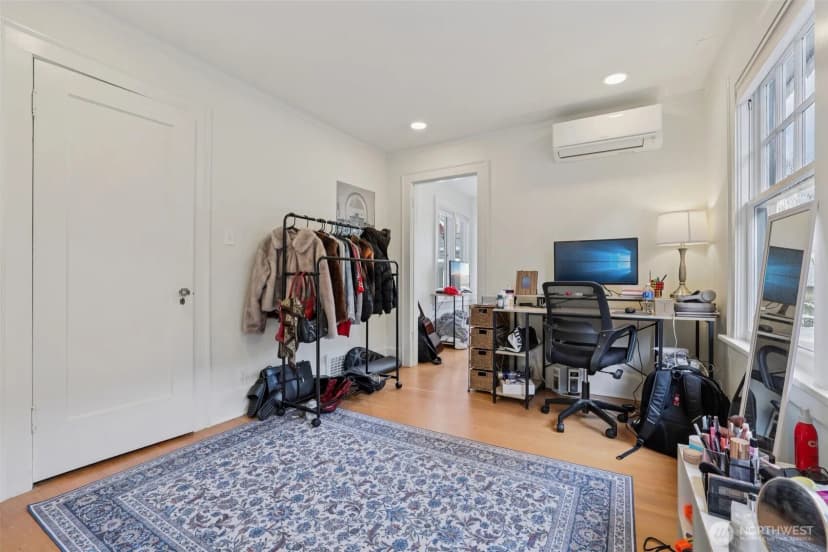 Property photo for 5230 16th Avenue Ne, Seattle photo 13