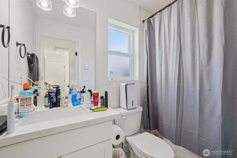 Property photo for 5230 16th Avenue Ne, Seattle photo 31