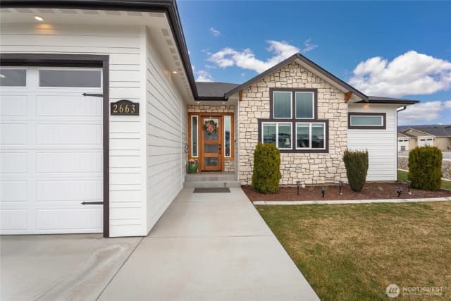 Property photo for 2663 7th Street Se, East Wenatchee photo 2