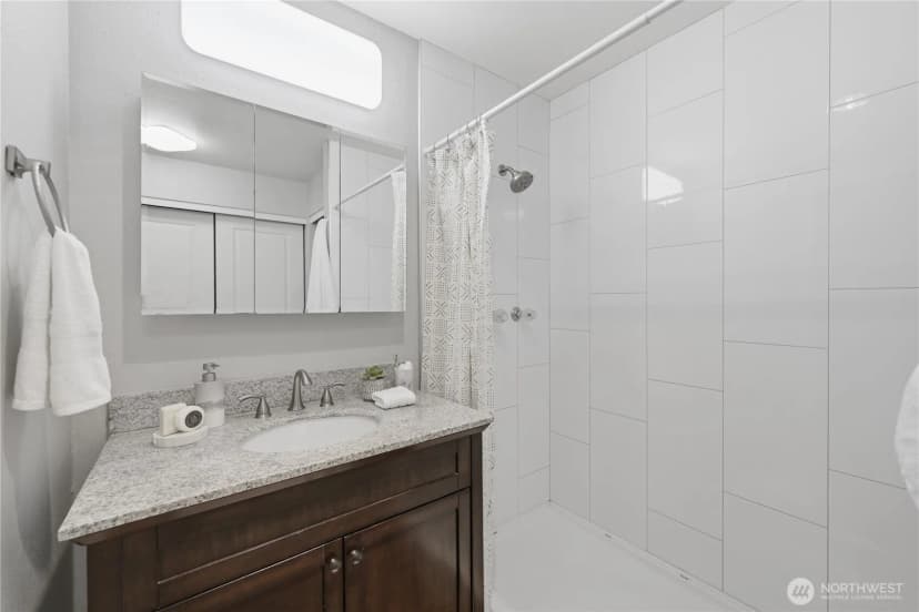 Property photo for 12703 Ne 129th Court #h202, Kirkland photo 22