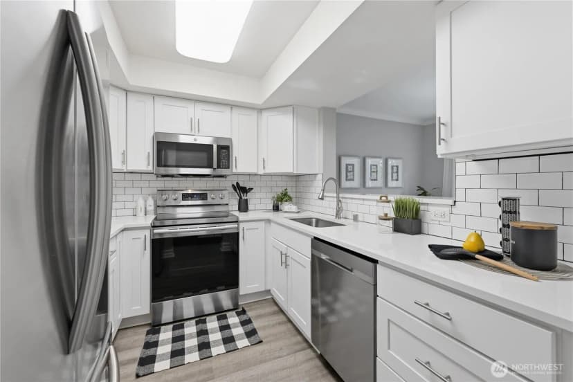 Property photo for 12703 Ne 129th Court #h202, Kirkland photo 9